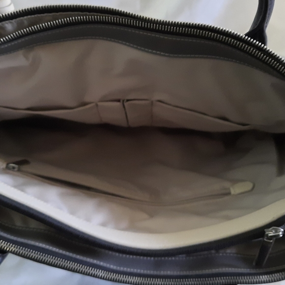 Tumi Nylon Triple Zipper Compartments, Gray Tote 73643GSP, w/Laptop Pouch - Picture 9 of 15